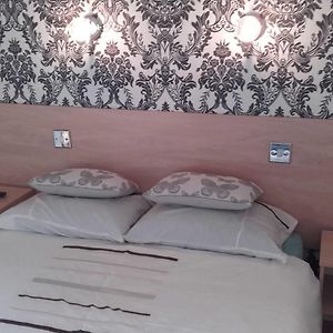 Standard Zimmer mit Kingsize-Bett